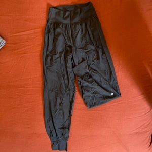 Lululemon Joggers Size: S Color: Black